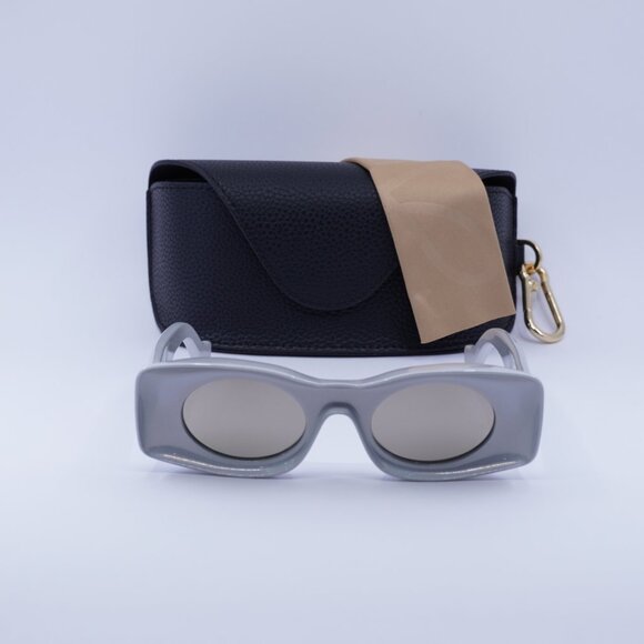 Loewe LW40033I 24C Rectangle Sunglasses – Pearlescent Silver/Silver Mirror - Picture 3 of 12